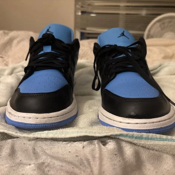 Jordan 1 lows - Picture 4 of 5